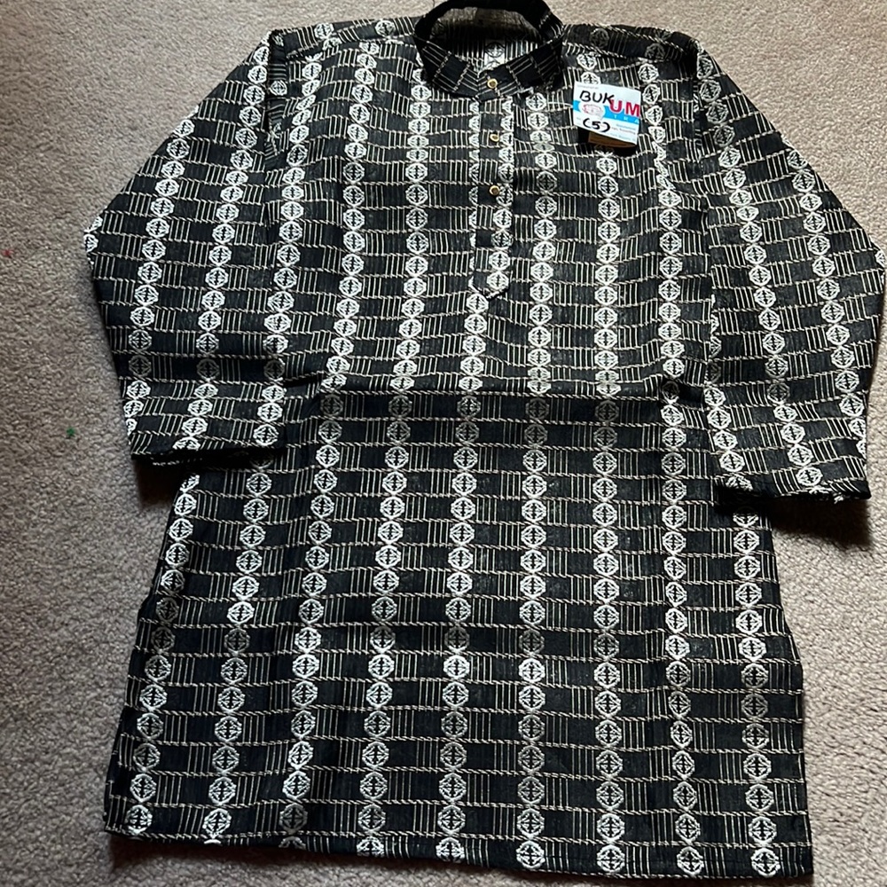NWT Size 5 Boys Kurti Cream and black